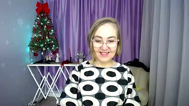 queen a n i online show from 02-13-26, 06:53