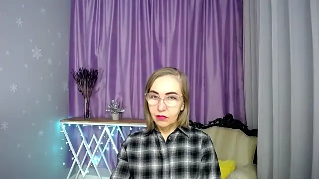 Snapshot of queen_a_n_i chatting on 04-22-26, 11:23 queen a n i online show from 04-22-26, 11:23