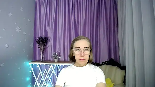 Snapshot of queen_a_n_i chatting on 05-03-26, 07:14 queen a n i online show from 05-03-26, 07:14