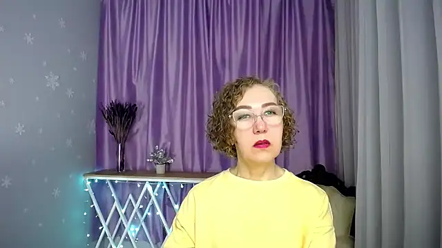 Snapshot of queen_a_n_i chatting on 05-15-26, 08:10 queen a n i online show from 05-15-26, 08:10