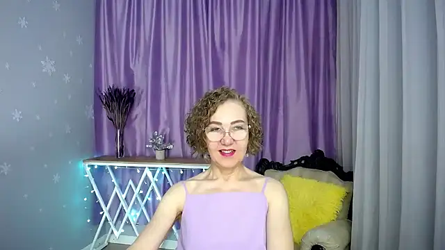 Snapshot of queen_a_n_i chatting on 05-17-26, 09:49 queen a n i online show from 05-17-26, 09:49
