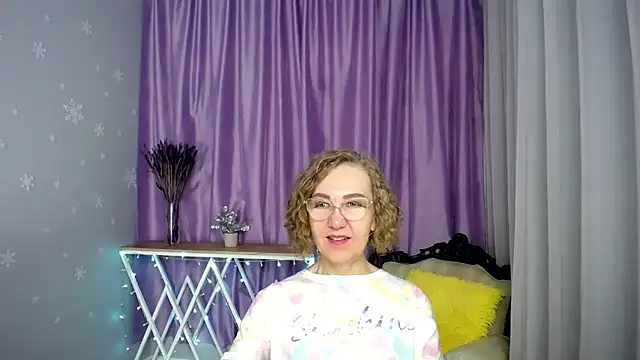 Snapshot of queen_a_n_i chatting on 05-23-26, 07:56 queen a n i online show from 05-23-26, 07:56