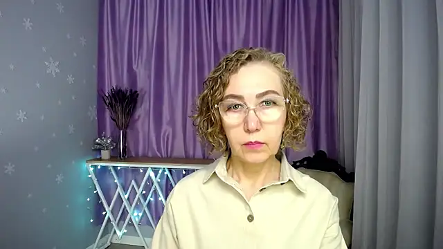 Snapshot of queen_a_n_i chatting on 06-04-26, 10:21 queen a n i online show from 06-04-26, 10:21