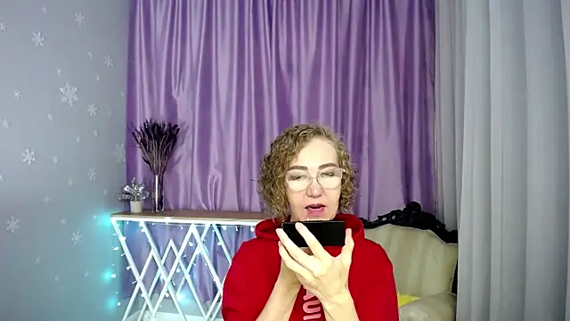 Snapshot of queen_a_n_i chatting on 06-06-26, 12:10 queen a n i online show from 06-06-26, 12:10