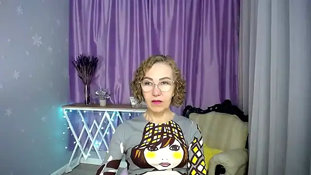 Snapshot of queen_a_n_i chatting on 06-21-26, 07:11 queen a n i online show from 06-21-26, 07:11