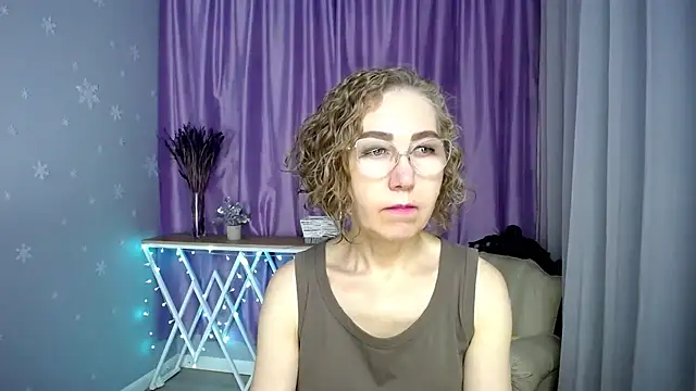 Snapshot of queen_a_n_i chatting on 07-03-26, 07:26 queen a n i online show from 07-03-26, 07:26