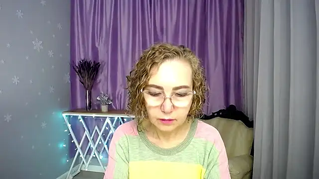 Snapshot of queen_a_n_i chatting on 07-04-26, 07:03 queen a n i online show from 07-04-26, 07:03