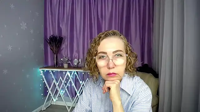 Snapshot of queen_a_n_i chatting on 07-09-26, 08:07 queen a n i online show from 07-09-26, 08:07