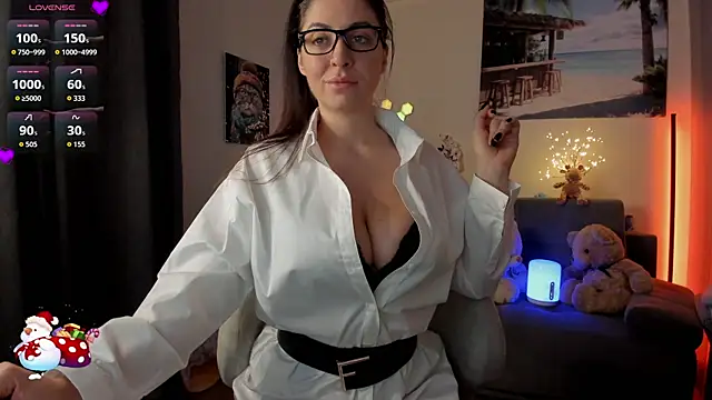 Snapshot of victorias_world chatting on 12-05-25, 07:21 victorias world online show from 12-05-25, 07:21