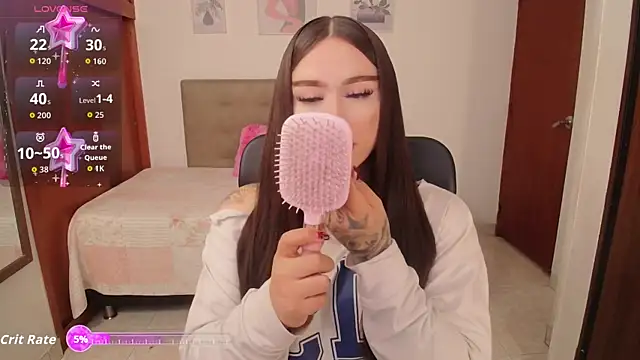 Snapshot of Miley_Baker chatting on 10-25-25, 03:29 Miley Baker online show from 10-25-25, 03:29