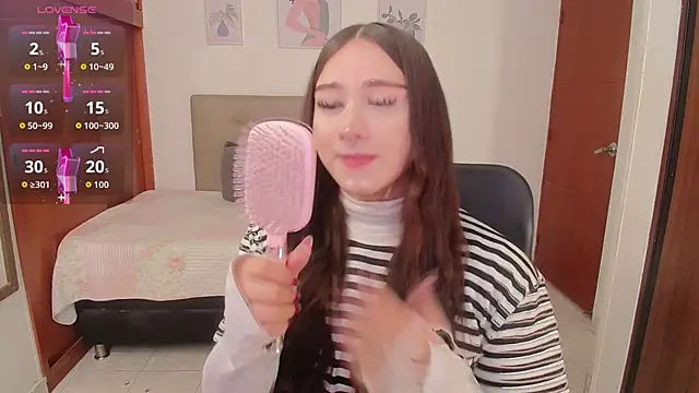 Snapshot of Miley_Baker chatting on 10-29-25, 02:41 Miley Baker online show from 10-29-25, 02:41