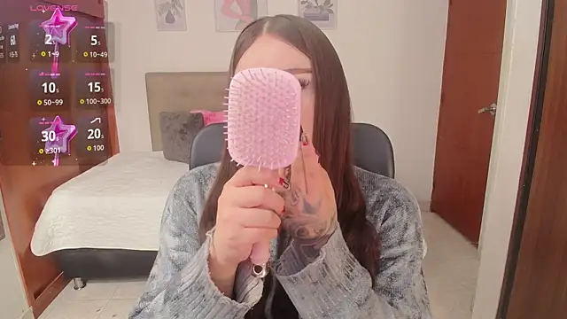 Snapshot of Miley_Baker chatting on 11-06-25, 02:51 Miley Baker online show from 11-06-25, 02:51