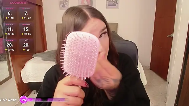 Snapshot of Miley_Baker chatting on 11-12-25, 01:44 Miley Baker online show from 11-12-25, 01:44