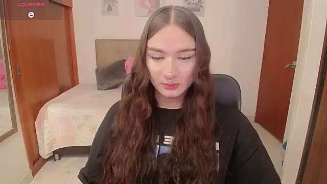 Snapshot of Miley_Baker chatting on 11-19-25, 01:55 Miley Baker online show from 11-19-25, 01:55