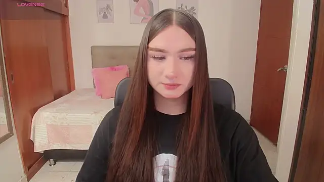 Snapshot of Miley_Baker chatting on 11-24-25, 04:07 Miley Baker online show from 11-24-25, 04:07