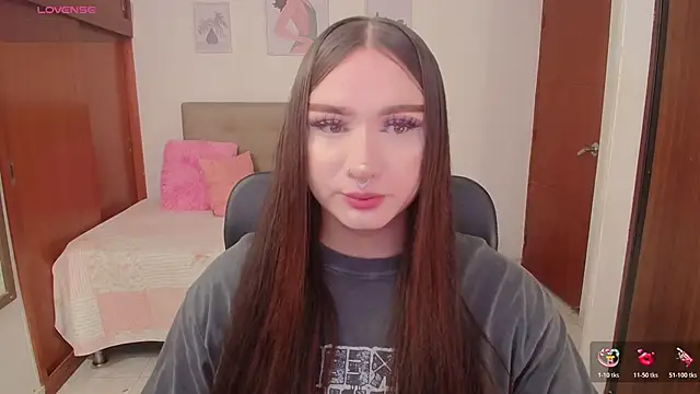 Snapshot of Miley_Baker chatting on 11-25-25, 02:39 Miley Baker online show from 11-25-25, 02:39