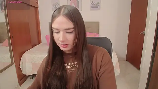 Snapshot of Miley_Baker chatting on 11-27-25, 02:41 Miley Baker online show from 11-27-25, 02:41