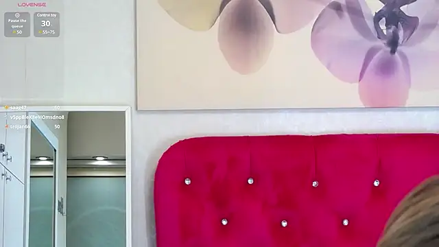 LoraDelNiro online show from 02-06-25, 07:40