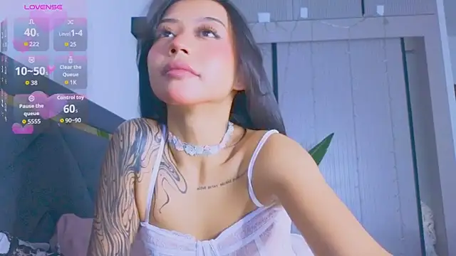 Mia Tin online show from 02-06-26, 01:03