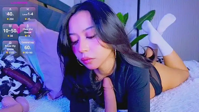 Mia Tin online show from 02-12-26, 08:59