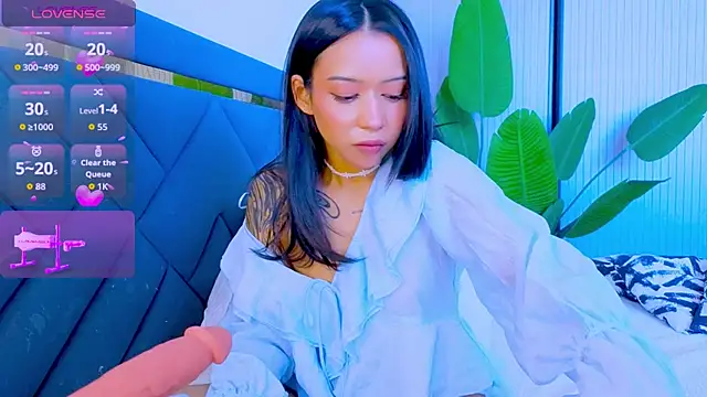 Mia Tin online show from 04-20-26, 08:28