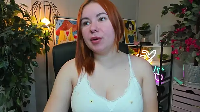 Snapshot of LAYLAxSTAR chatting on 11-07-25, 07:30 LAYLAxSTAR online show from 11-07-25, 07:30