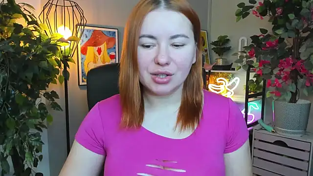 Snapshot of LAYLAxSTAR chatting on 12-02-25, 07:36 LAYLAxSTAR online show from 12-02-25, 07:36