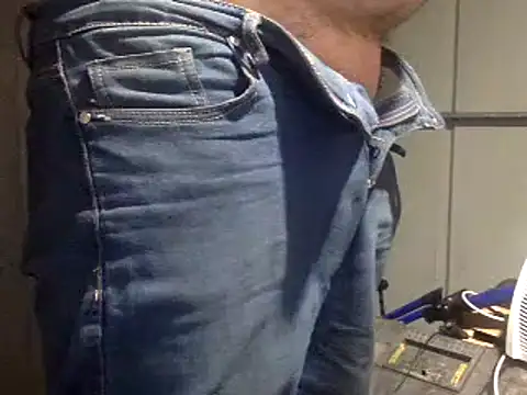 Snapshot of Rx7hvn chatting on 02-23-25, 01:53 Rx7hvn online show from 02-23-25, 01:53