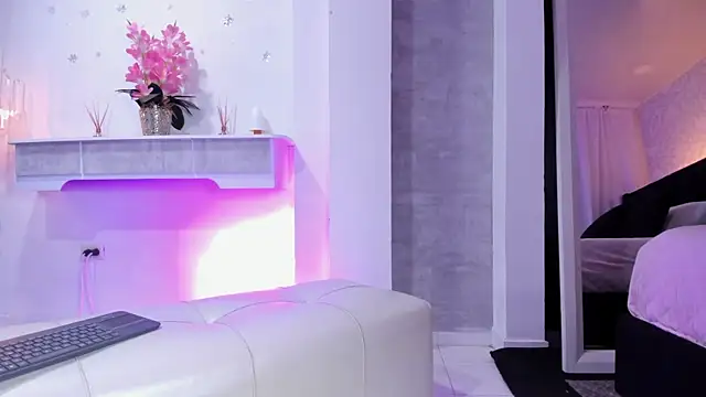 Snapshot of _liathompsom09 chatting on 02-13-25, 08:13 liathompsom09 online show from 02-13-25, 08:13