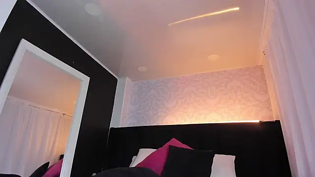 Snapshot of _liathompsom09 chatting on 03-13-25, 03:06 liathompsom09 online show from 03-13-25, 03:06