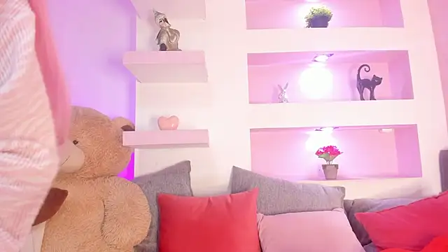  liathompsom09 online show from 12-16-25, 08:03