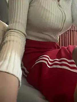 Snapshot of DulceMya6 chatting on 12-17-24, 01:29 DulceMya6 online show from 12-17-24, 01:29