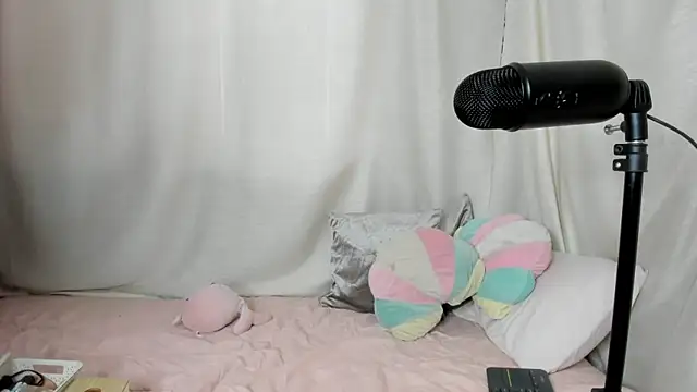 Snapshot of susy_angel chatting on 09-24-25, 11:46 susy angel online show from 09-24-25, 11:46
