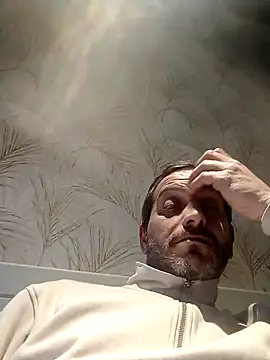 Snapshot of maxbigol chatting on 12-01-24, 04:40 maxbigol online show from 12-01-24, 04:40