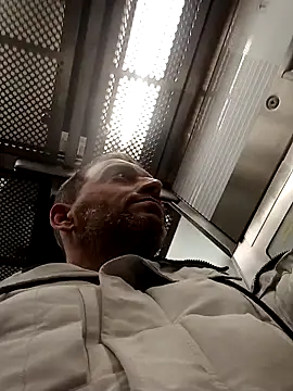 Snapshot of maxbigol chatting on 12-14-24, 10:39 maxbigol online show from 12-14-24, 10:39