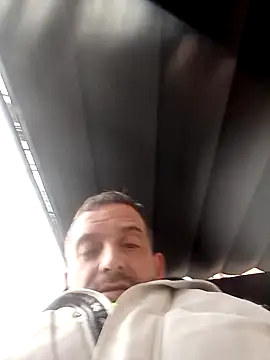 Snapshot of maxbigol chatting on 12-17-24, 03:17 maxbigol online show from 12-17-24, 03:17