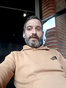 Snapshot of maxbigol chatting on 01-11-25, 02:47 maxbigol online show from 01-11-25, 02:47