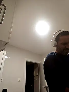 Snapshot of maxbigol chatting on 10-27-25, 07:07 maxbigol online show from 10-27-25, 07:07