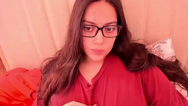 Snapshot of roniewester chatting on 06-18-26, 04:00 roniewester online show from 06-18-26, 04:00
