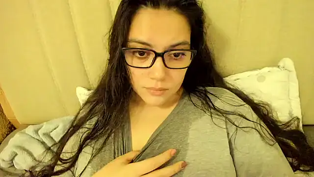 Snapshot of roniewester chatting on 06-24-26, 12:20 roniewester online show from 06-24-26, 12:20