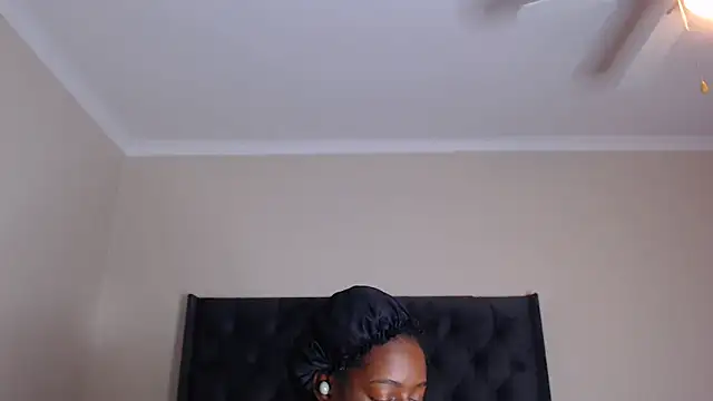 Snapshot of Sexynaughty_Gal chatting on 11-12-25, 09:25 Sexynaughty Gal online show from 11-12-25, 09:25