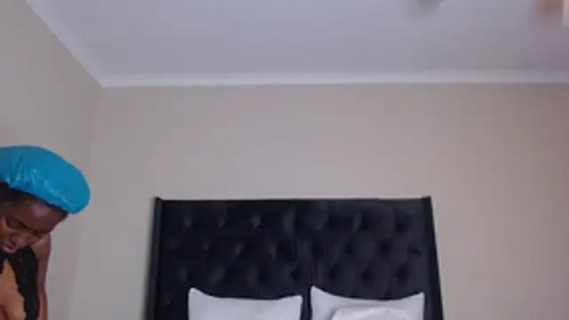 Snapshot of Sexynaughty_Gal chatting on 11-23-25, 09:25 Sexynaughty Gal online show from 11-23-25, 09:25