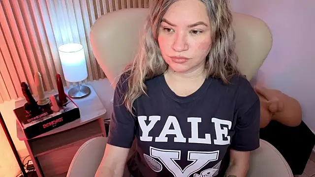 MarianL0ve online show from 10-13-25, 10:48