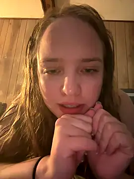 camandlilly422 online show from 11-22-25, 04:22