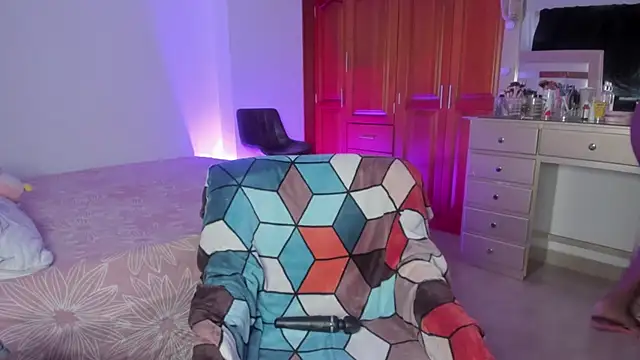 Snapshot of emma_rules99 chatting on 09-17-25, 05:36 emma rules99 online show from 09-17-25, 05:36