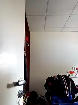 Snapshot of Luckyan10 chatting on 11-08-25, 08:18 Luckyan10 online show from 11-08-25, 08:18