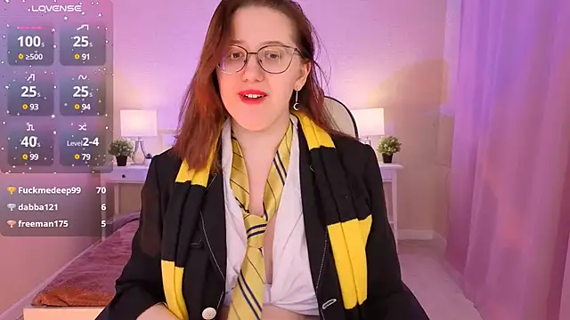 Snapshot of Charmy_Gracy chatting on 12-16-24, 02:38 Charmy Gracy online show from 12-16-24, 02:38