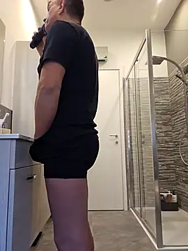 Snapshot of kekko-1982 chatting on 12-15-24, 10:28 kekko-1982 online show from 12-15-24, 10:28