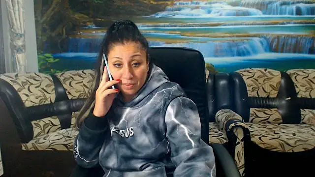 MoistMady online show from 10-10-25, 05:45