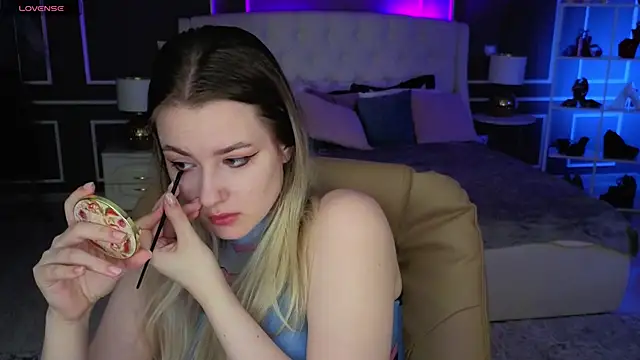 elinanortas online show from 10-27-25, 01:09